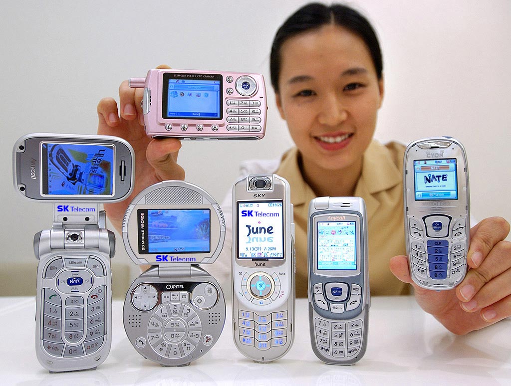 The handset models that will soon be launched, are shown. SK Telecom plans to launch a series of new handsets with new designs and increased functionality designed to provide differentiated services that will maintain market leadership in the interactive mobile number portability market environment.